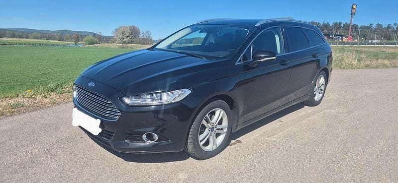 Gebraucht Ford Mondeo Titanium 179 PS (131 kW) 2016 Schwarz Kombi