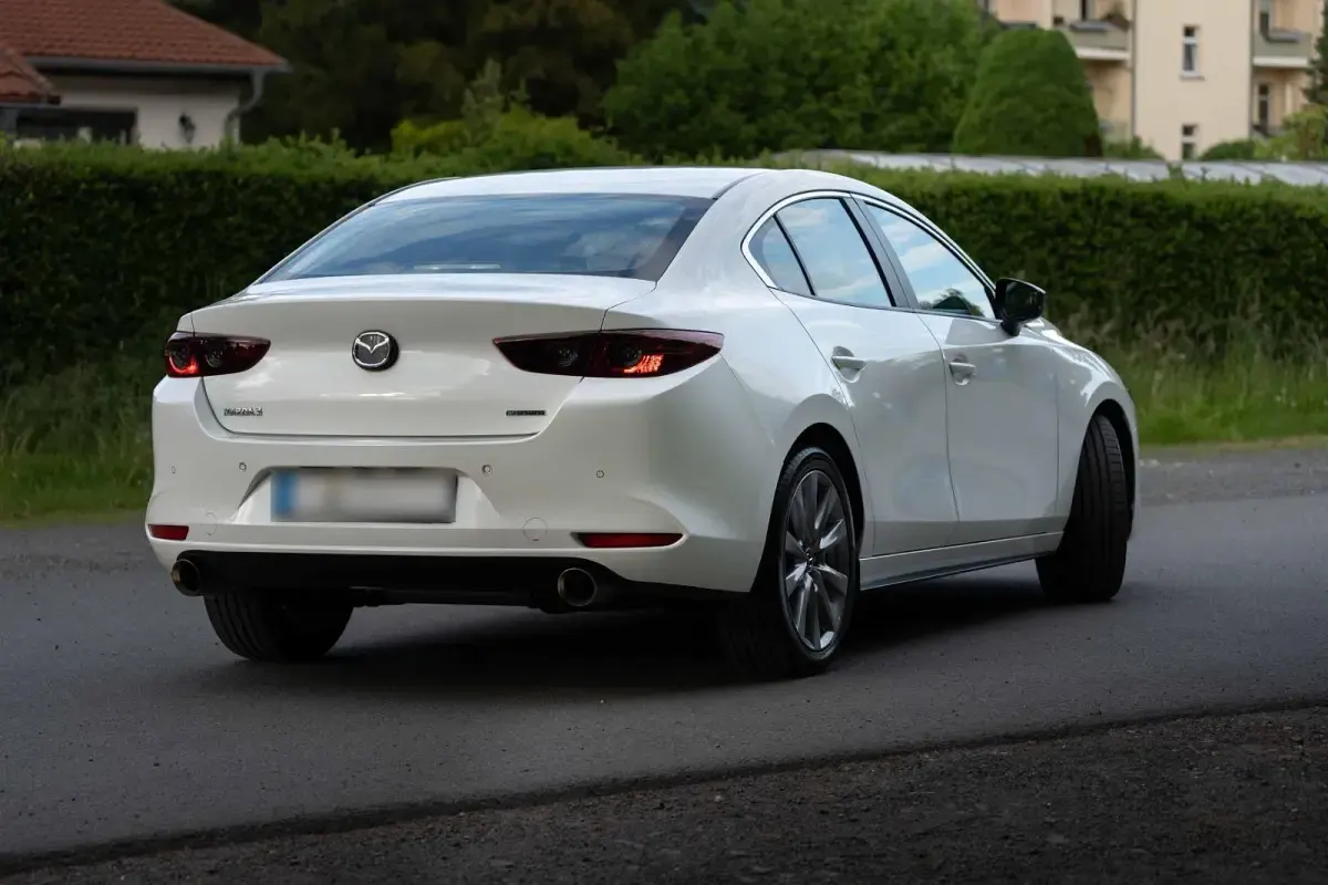 Gebraucht Mazda 3 Selection 150 PS (110 kW) 2021 Weiß Limousine