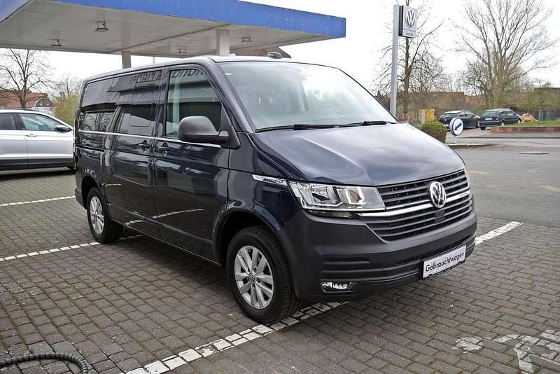 Gebraucht VW Caravelle 150 PS (110 kW) 2021 Starlight blue metallic Van / Kleinbus