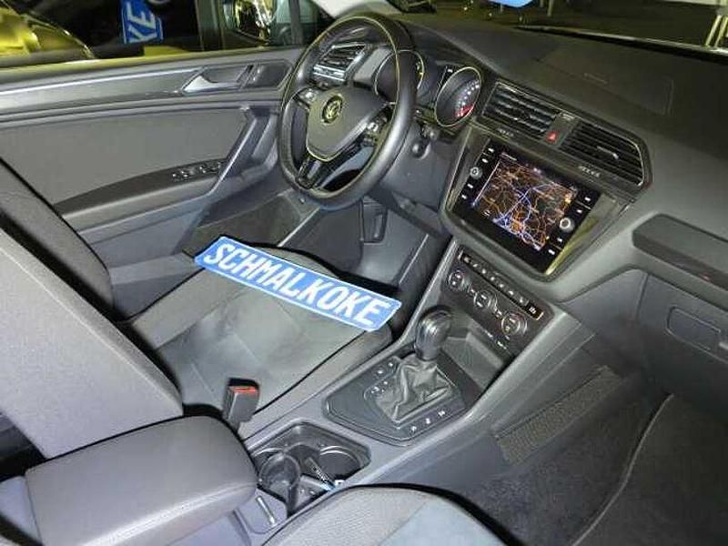 Gebraucht VW Tiguan Allspace Highline 150 PS (110 kW) 2021 Blue silk (metallic) SUV