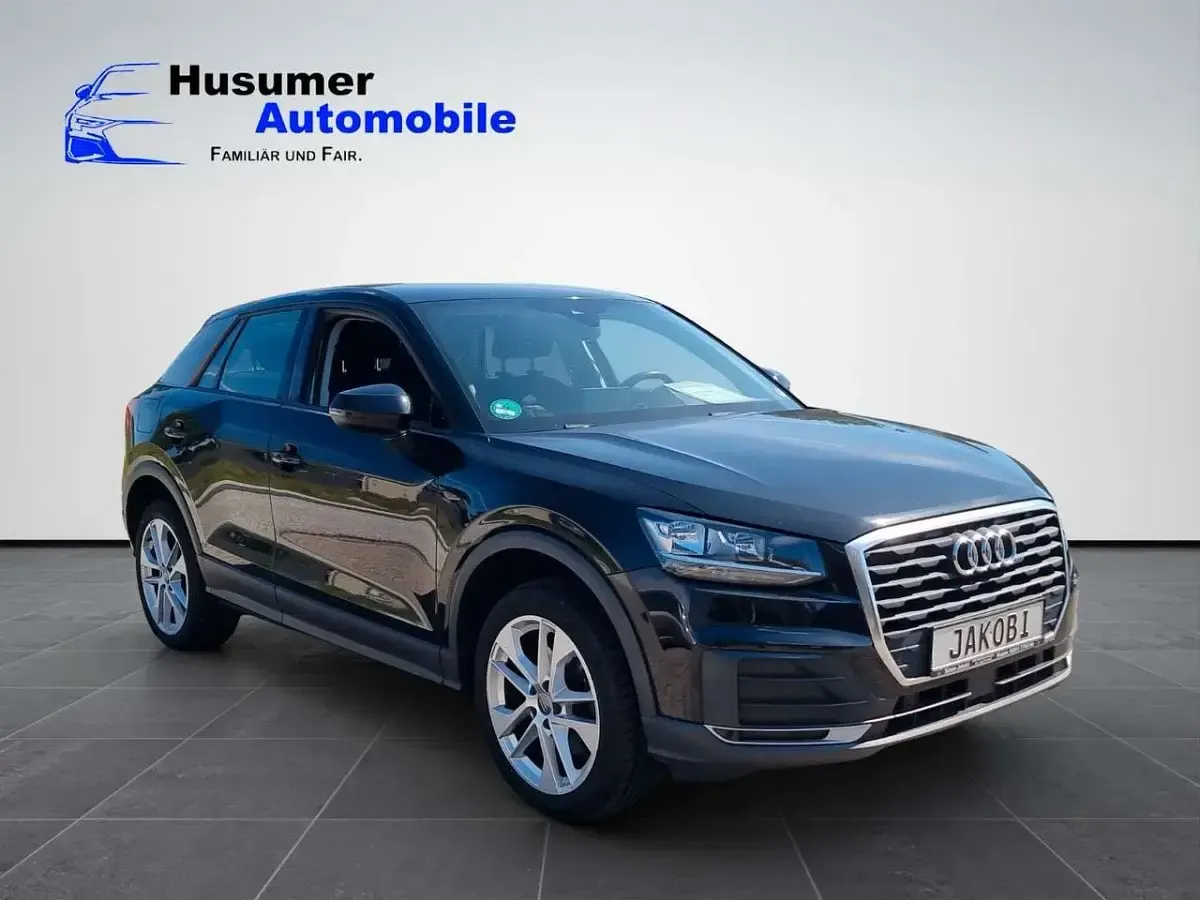 Gebraucht Audi Q2 Ambiente 150 PS (110 kW) 2016 Schwarz SUV
