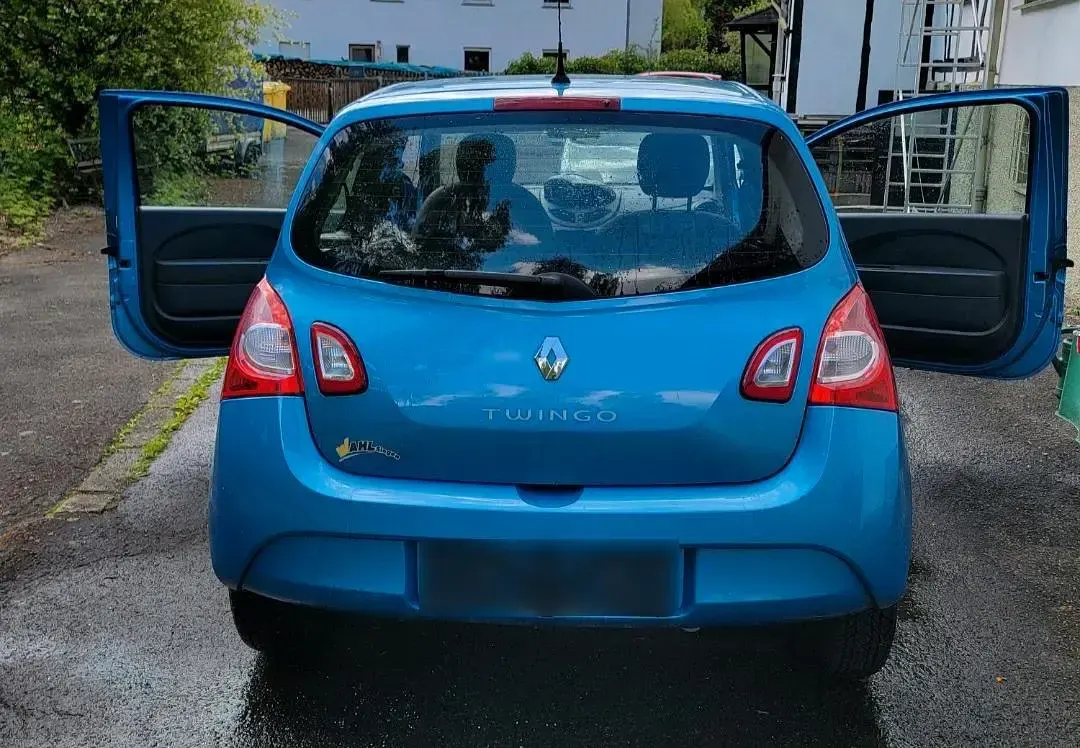 Gebraucht Renault Twingo 75 PS (55 kW) 2012 Blau Kleinwagen