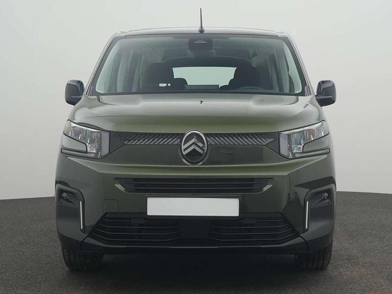 Neu Citroën Berlingo 131 PS (96 kW) 2025 Sirkkagrün (metalli Van / Kleinbus