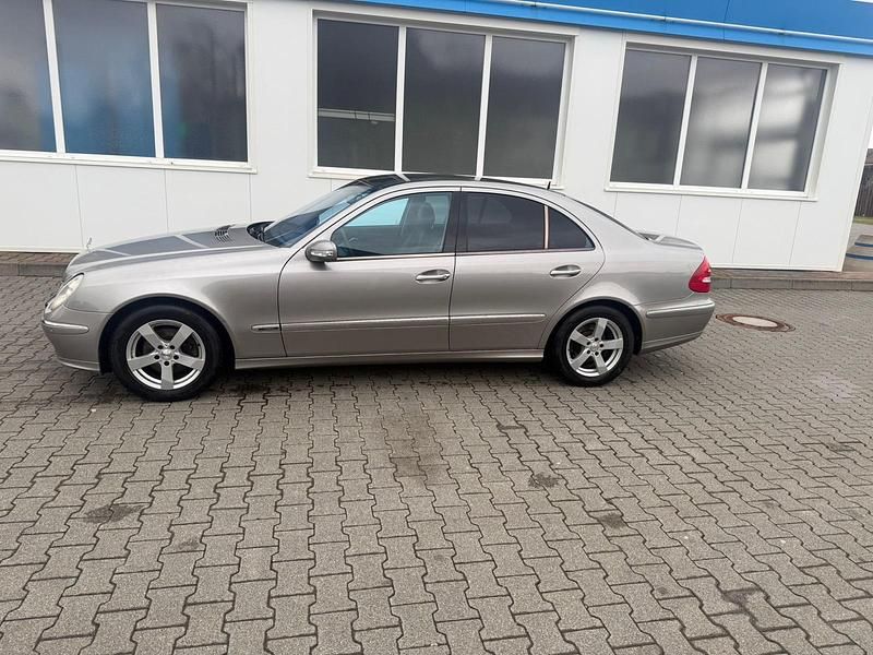Gebraucht Mercedes E320 Avantgarde 224 PS (164 kW) 2003 Silber Limousine