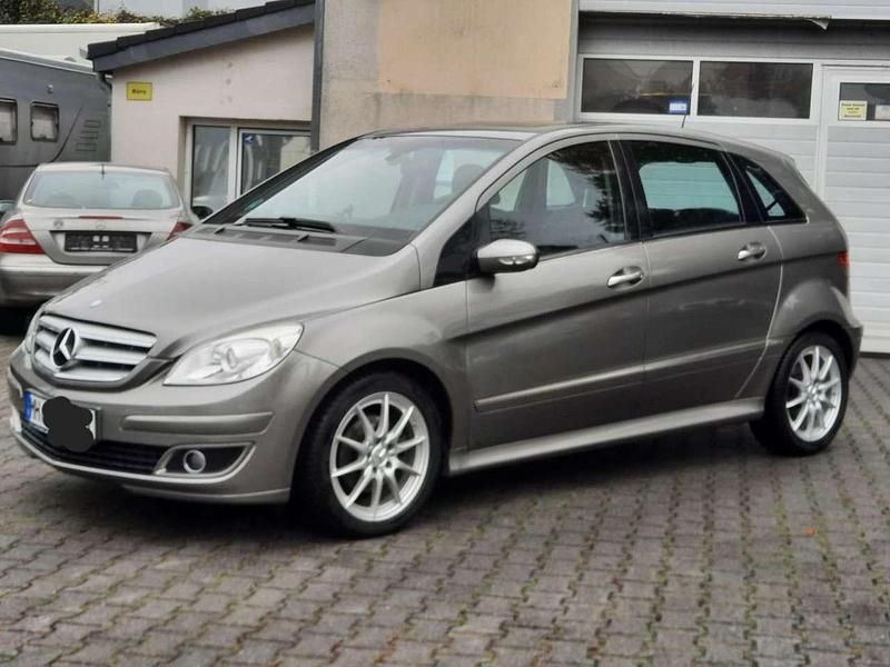 Gebraucht Mercedes B200 136 PS (100 kW) 2007 Cubanitmet. Van / Kleinbus