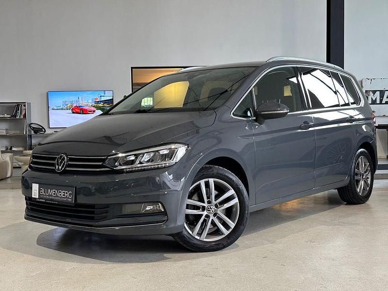 Gebraucht VW Touran Highline 150 PS (110 kW) 2022 Grau Van / Kleinbus