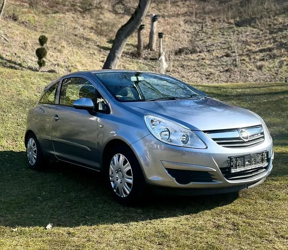 Second-hand Opel Corsa 60 CP (44 kW) 2007 Argintiu Hatchback