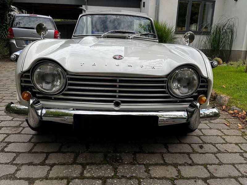 Gebraucht Triumph TR4 101 PS (74 kW) 1965 Weiß Cabrio