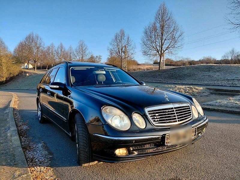 Schwarz Gebraucht 2005 Mercedes E280 Avantgarde Kombi | 2.000 € (Superpreis) - Bild 1/4