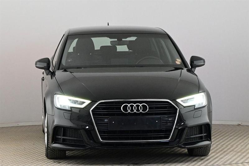 Gebraucht Audi A3 Sport 190 PS (139 kW) 2019 Schwarz Limousine