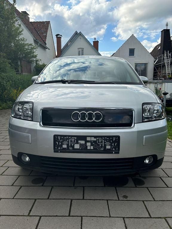 Silber Gebraucht 2001 Audi A2 Kleinwagen | 13.900 € - Bild 1/4