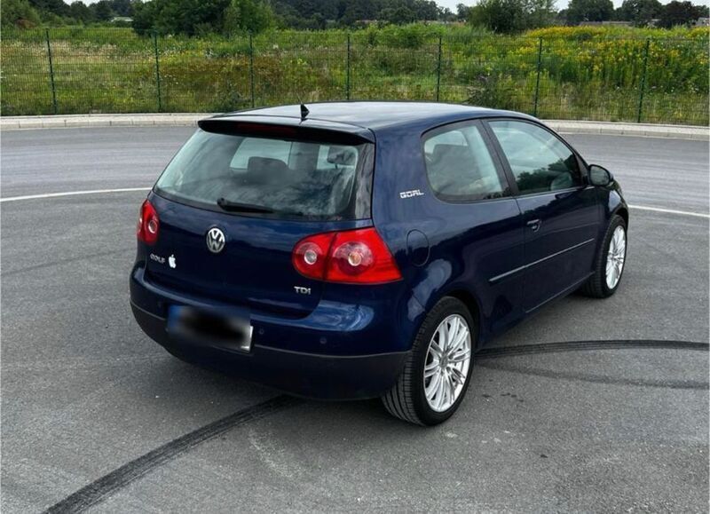 Blau Gebraucht 2006 VW Golf V Goal Kleinwagen | 2.000 € (Superpreis) - Bild 1/4