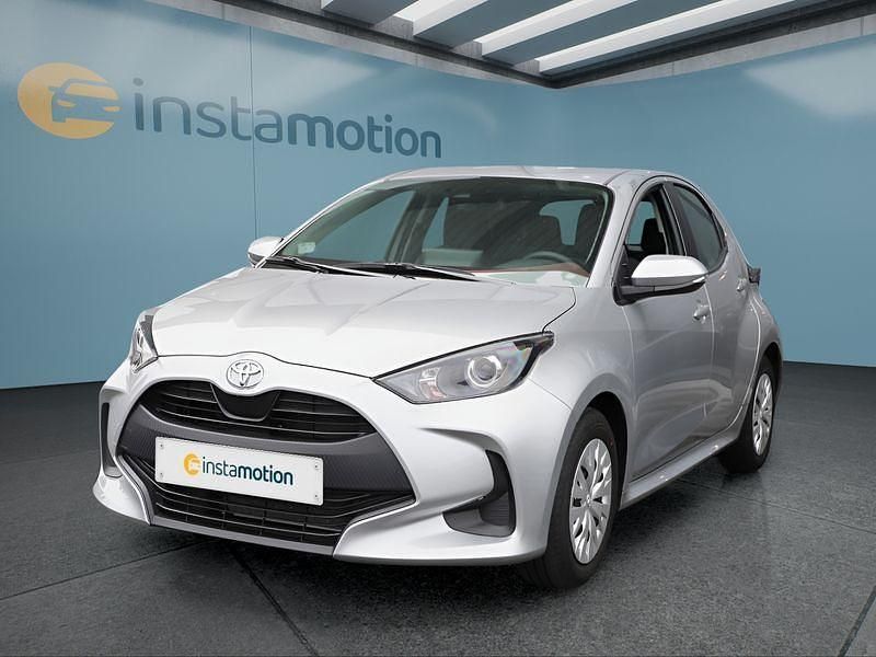 Silber Gebraucht 2023 Toyota Yaris Comfort Kleinwagen | 17.399 € (Fairer Preis) - Bild 1/4