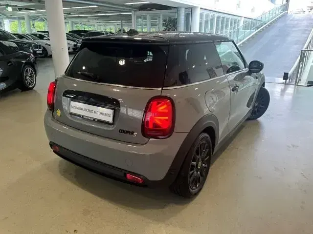 Gebraucht Mini Cooper SE 135 kW (184 PS) 2022 Metallic) (grau Kleinwagen