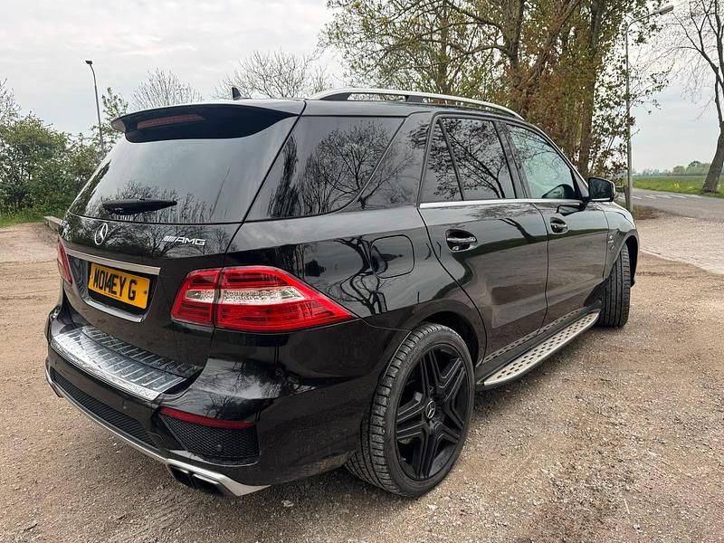 Gebraucht Mercedes ML63 AMG AMG 525 PS (386 kW) 2012 Schwarz SUV