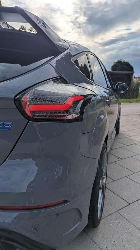 Gebraucht Ford Focus S 349 PS (256 kW) 2017 Grau Limousine