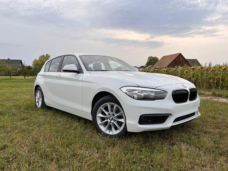 Weiß Gebraucht 2018 BMW 118 Kleinwagen | 14.900 € (Guter Preis) - Bild 1/4