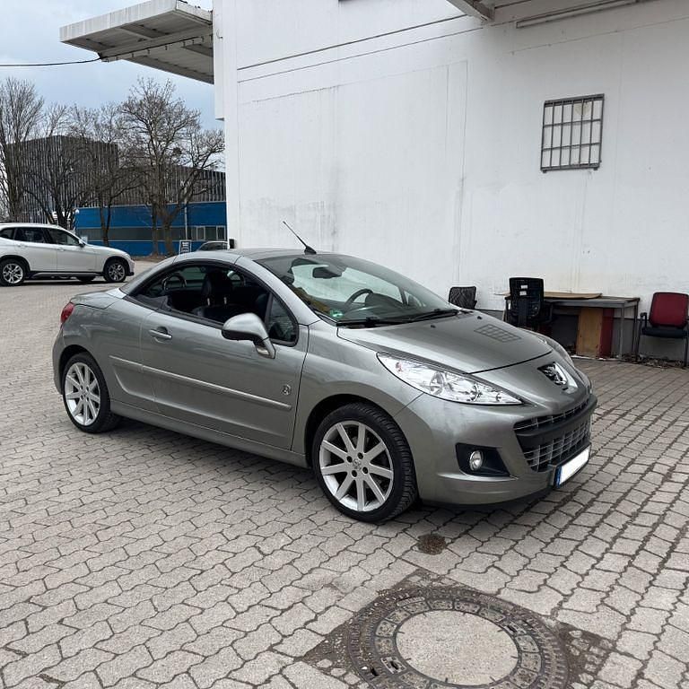 Gebraucht Peugeot 207 CC Roland Garros 120 PS (88 kW) 2009 Grau Cabrio