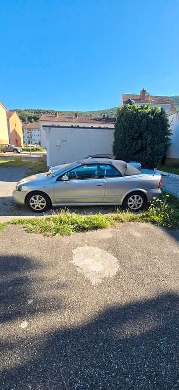Grau Gebraucht 2002 Opel Astra Cabriolet Cabrio | 1.200 € (Superpreis) - Bild 1/4