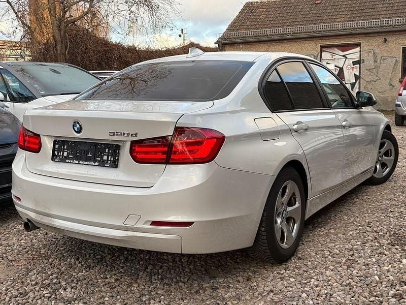 Gebraucht BMW 320 Efficient Dynamics 163 PS (119 kW) 2015 Weiß Limousine