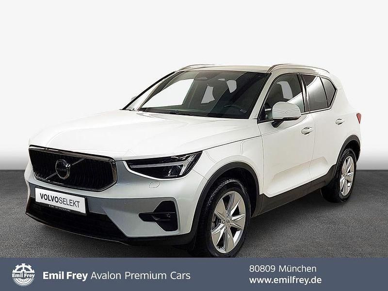 Weiß Gebraucht 2024 Volvo XC40 Core SUV | 34.890 € (Guter Preis) - Bild 1/4