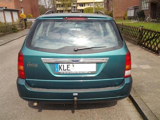 Gebraucht Ford Focus Ghia 90 PS (66 kW) 1999 Grün metallic Kombi