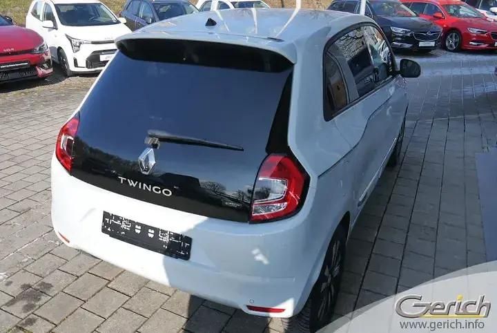 Gebraucht Renault Twingo Techno 60 kW (82 PS) 2023 Quarzweiß metallic Kleinwagen