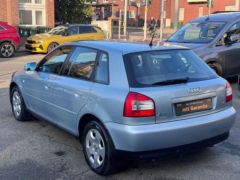 Gebraucht Audi A3 Ambiente 125 PS (91 kW) 2001 Blau Kleinwagen