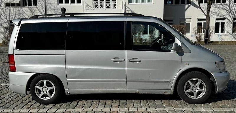 Second-hand Mercedes Vito 122 CP (89 kW) 2003 Argintiu Van