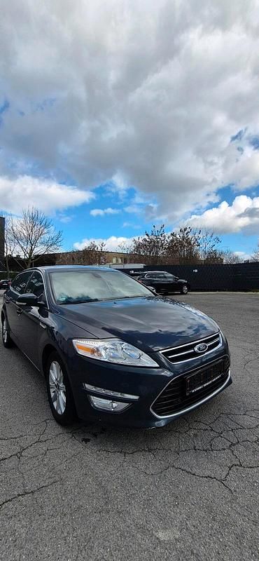 Gebraucht Ford Mondeo 140 PS (102 kW) 2013 Grau Kombi