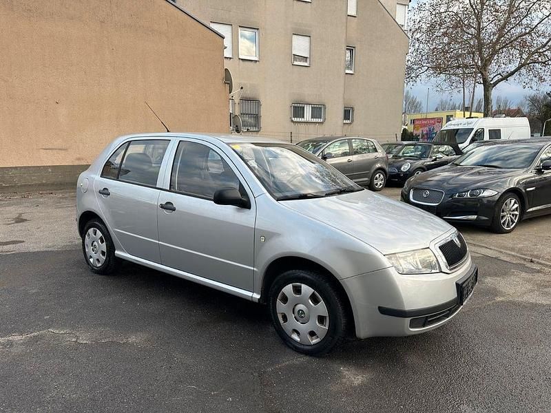 Silber Gebraucht 2003 Skoda Fabia Limousine | 2.800 € (Teuer) - Bild 1/4