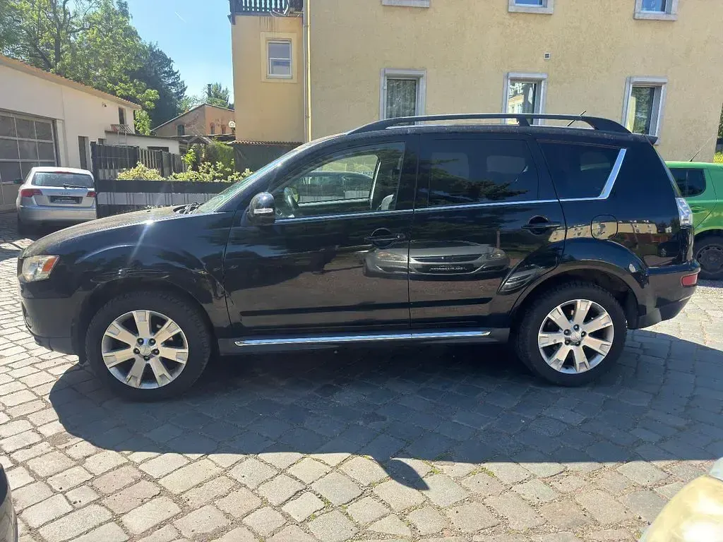 Gebraucht Mitsubishi Outlander 177 PS (130 kW) 2012 Schwarz SUV