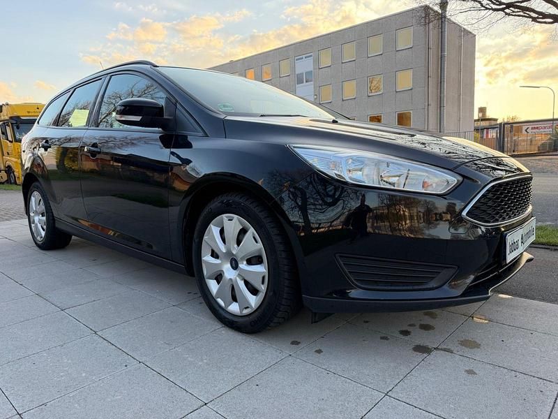 Second-hand Ford Focus Trend 116 CP (85 kW) 2015 Negru Break