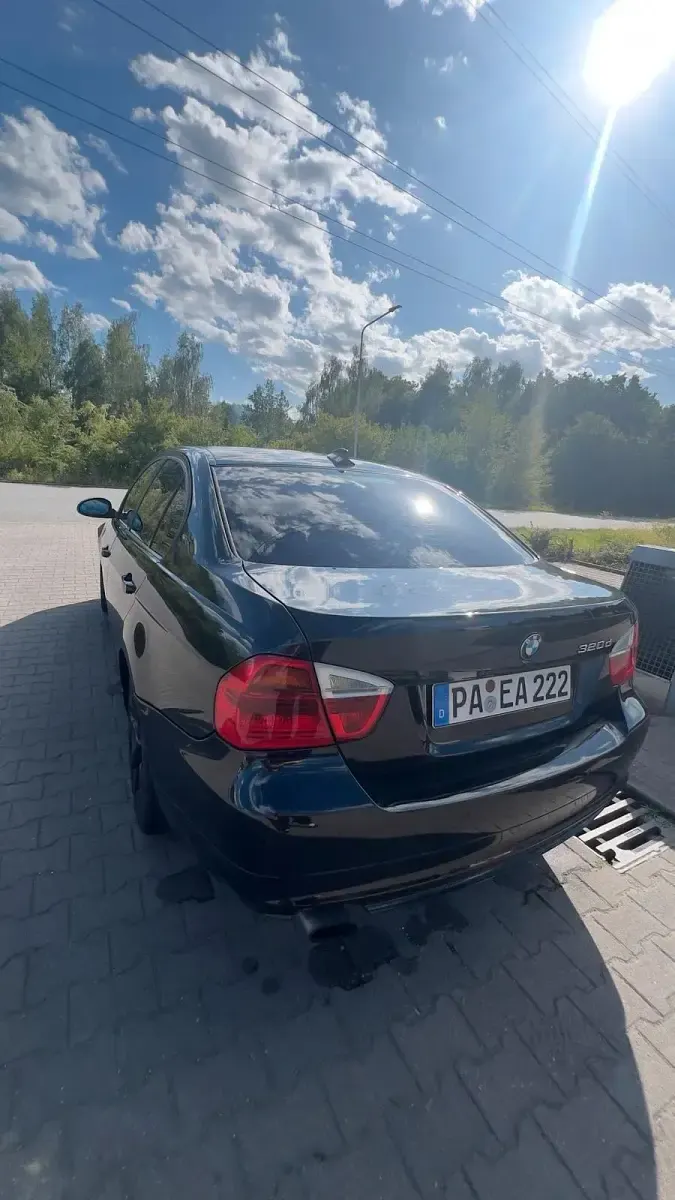 Gebraucht BMW 320 177 PS (130 kW) 2008 Schwarz Limousine