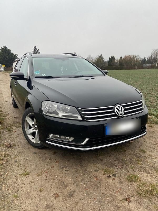 Gebraucht VW Passat 140 PS (102 kW) 2012 Schwarz Kombi