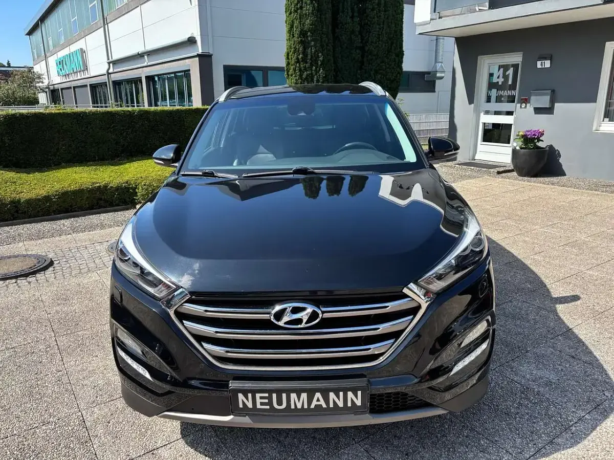 Gebraucht Hyundai Tucson Premium 177 PS (130 kW) 2016 Phantom black / mic SUV