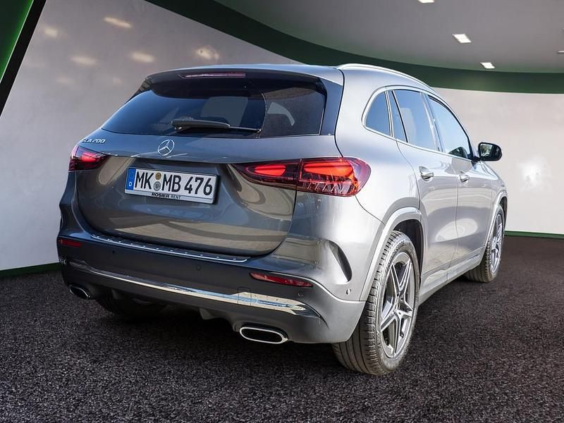 Gebraucht Mercedes GLA200 Advanced Plus 163 PS (119 kW) 2026 Grau / mountaingrau SUV