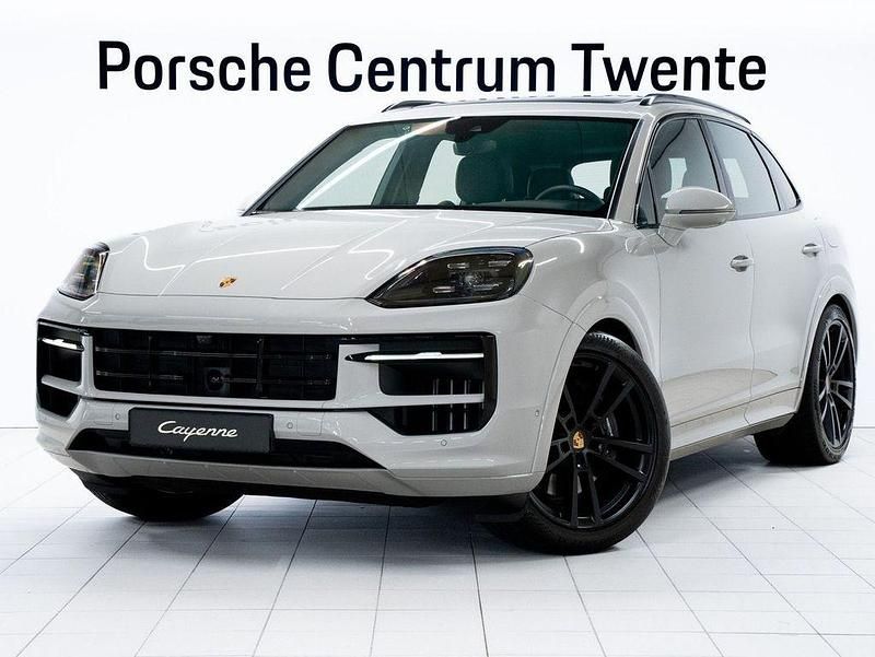 Gebraucht Porsche Cayenne 470 PS (345 kW) 2025 Grau SUV