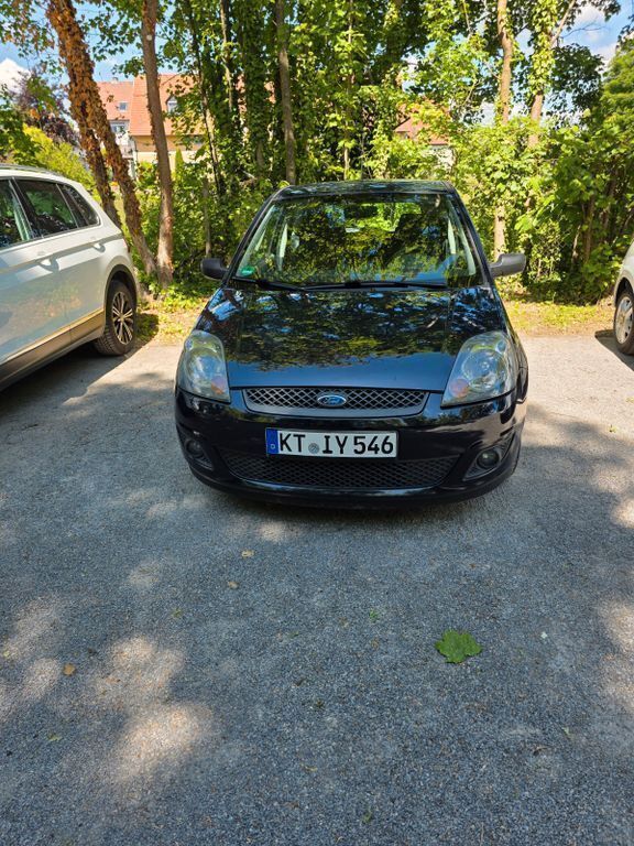 Blau Gebraucht 2006 Ford Fiesta Trend Kleinwagen | 2.600 € (Teuer) - Bild 1/4