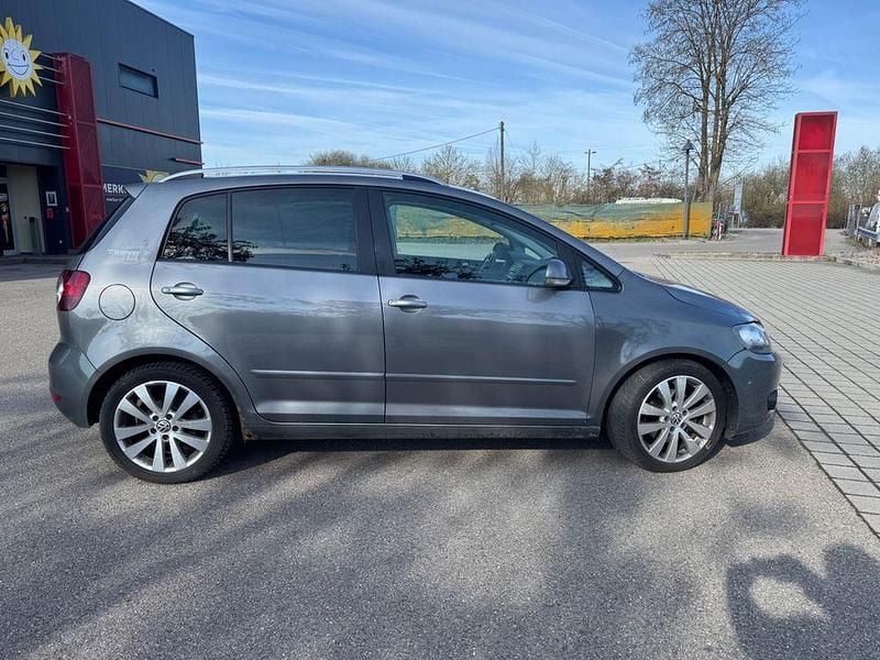 Gebraucht VW Golf VI Team 105 PS (77 kW) 2010 Grau Kleinwagen