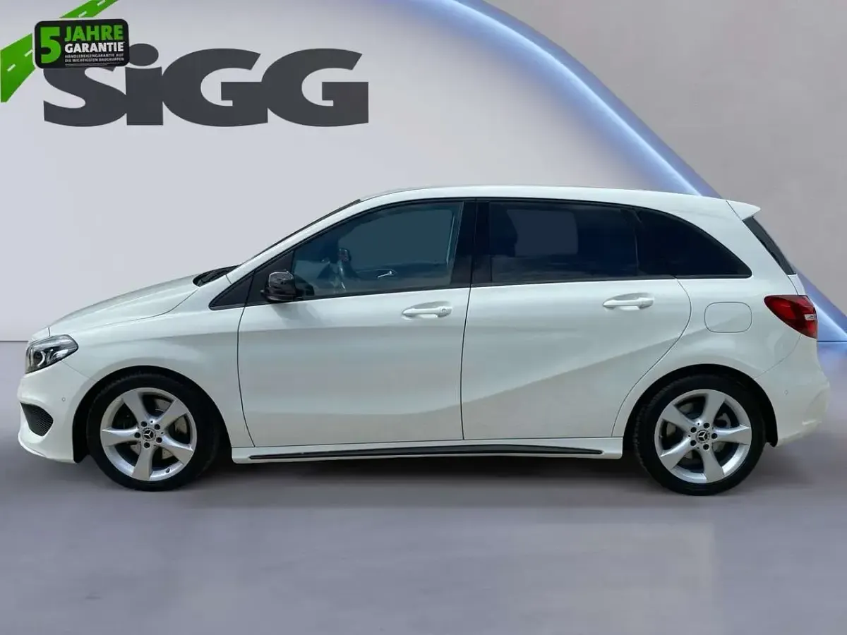 Gebraucht Mercedes B250 AMG line 211 PS (155 kW) 2018 Calcitweiss Kleinwagen