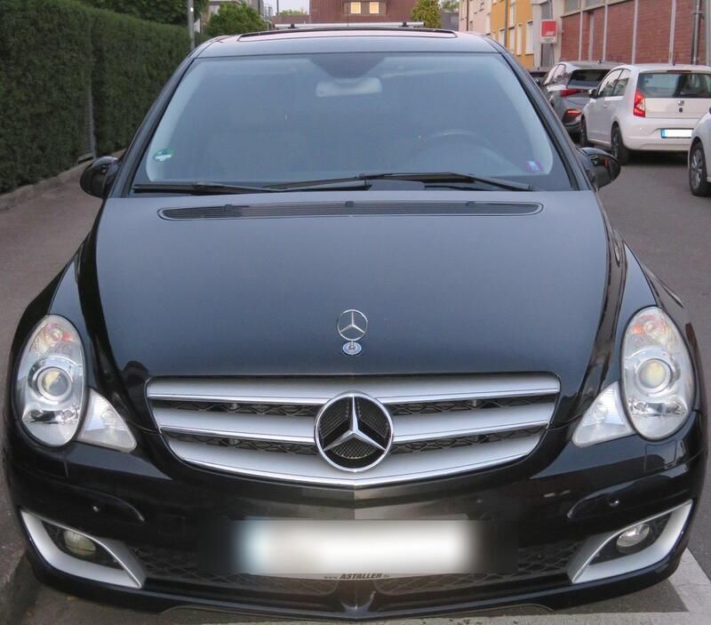 Schwarz Gebraucht 2006 Mercedes R350 Van / Kleinbus | 7.400 € - Bild 1/4