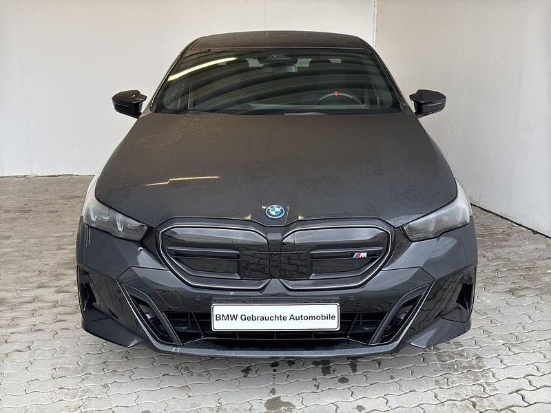 Gebraucht BMW i5 Performance 442 kW (601 PS) 2024 Saphirschwarz met. Limousine