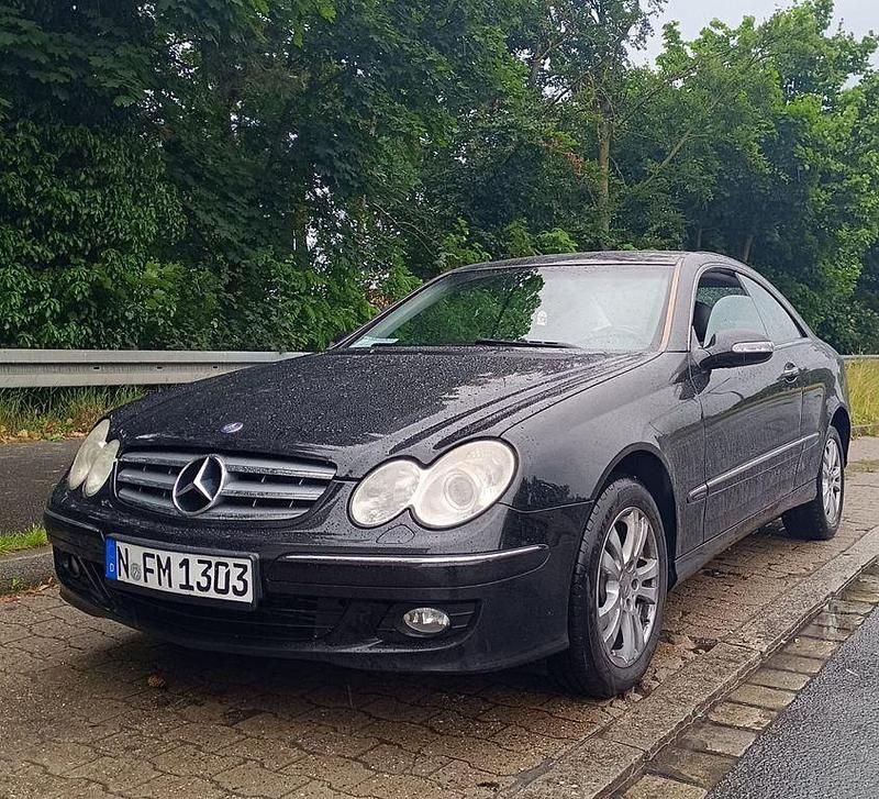 Schwarz Gebraucht 2006 Mercedes CLK200 Elegance Coupé | 5.800 € (Fairer Preis) - Bild 1/4