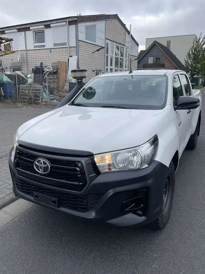 Gebraucht Toyota HiLux Comfort 150 PS (110 kW) 2020 Weiß Pickup