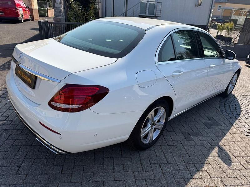 Gebraucht Mercedes E200 150 PS (110 kW) 2017 Weiß Limousine