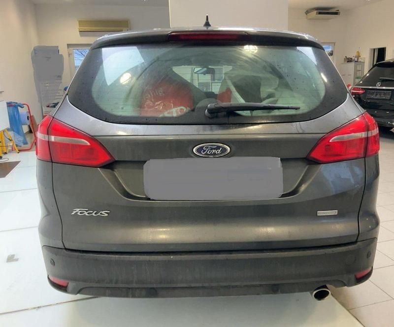Gebraucht Ford Focus 150 PS (110 kW) 2015 Grau Kombi