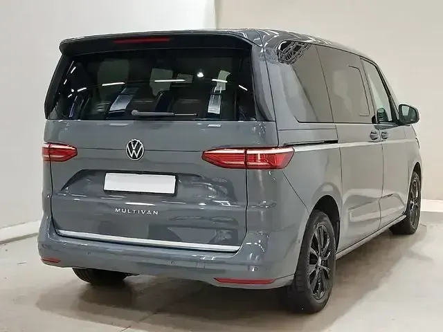 Gebraucht VW Multivan Style 150 PS (110 kW) 2025 Pure grey Van / Kleinbus