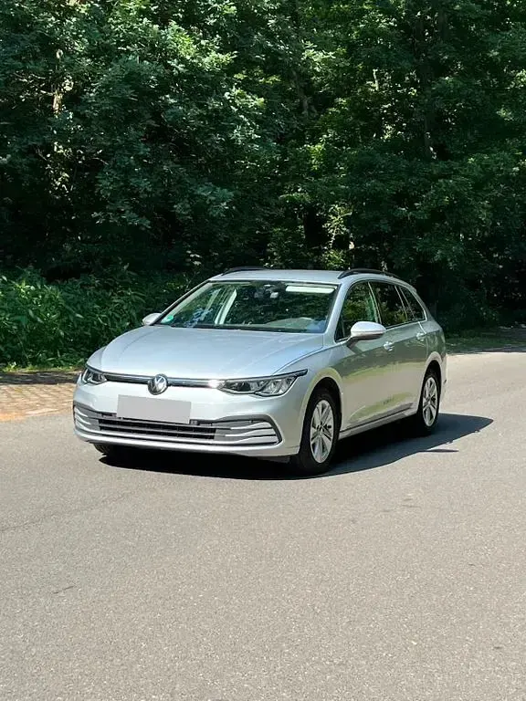 Gebraucht VW Golf VIII Life 116 PS (85 kW) 2022 Grau Kombi