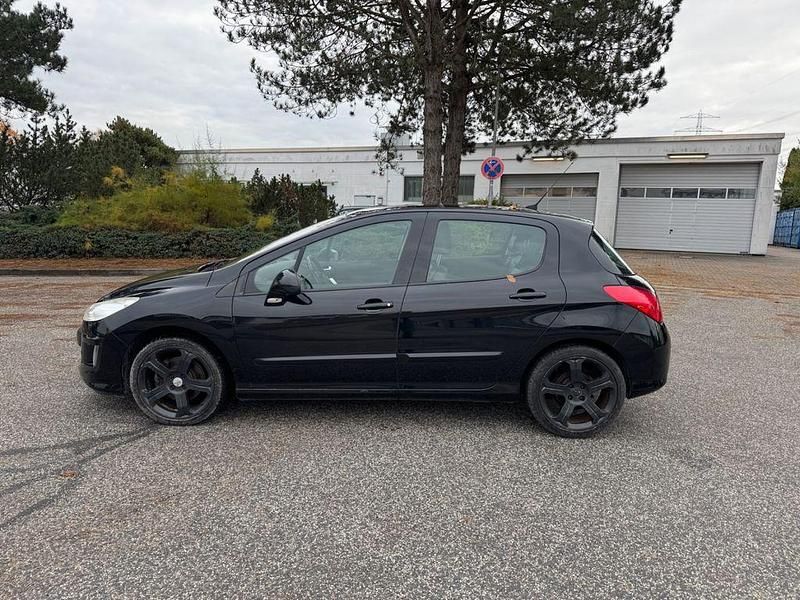 Schwarz Gebraucht 2011 Peugeot 308 Platinum Limousine | 4.999 € (Fairer Preis) - Bild 1/4